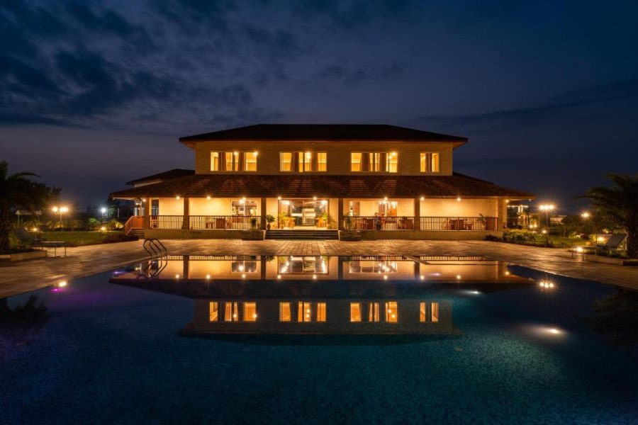 Riverbank Jungle Resort