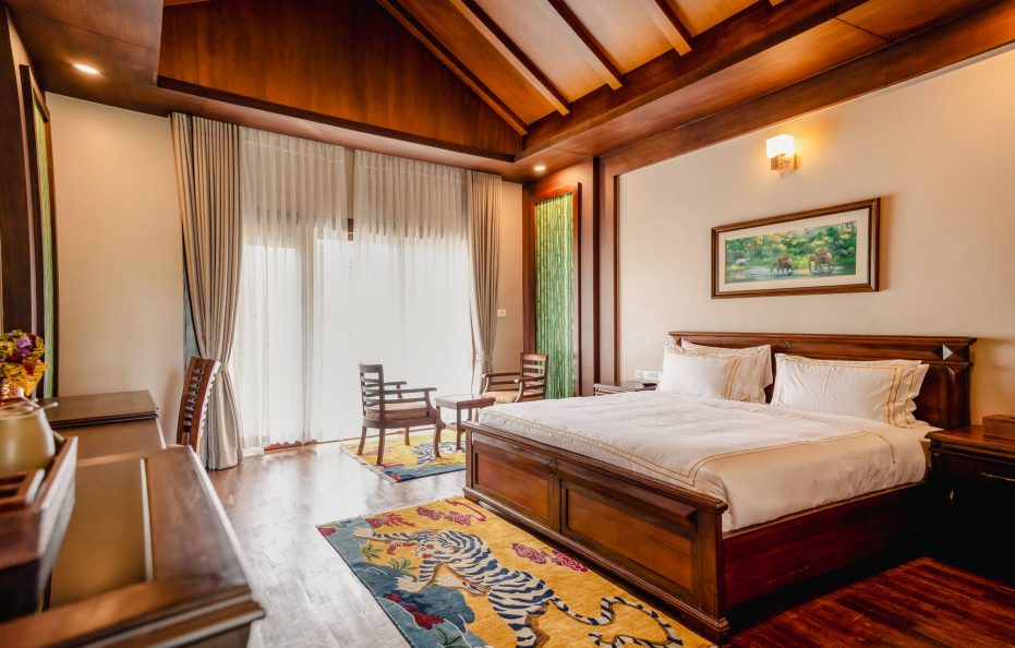 Riverbank Jungle Resort